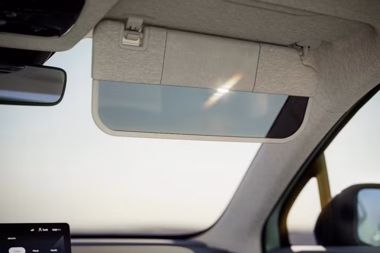 Đáng tiếc là 06 không nằm trong danh sách những mẫu xe mà thương hiệu Lynk &amp; Co dự định bán ở Việt Nam.Vào hồi đầu tháng 8 năm nay, Lễ ký kết hợp đồng nhập khẩu và phân phối xe ô tô Lynk &amp; Co tại thị trường Việt Nam đã chính thức diễn ra ở Hà Nội.