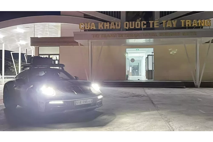 Nhiều khả năng số đồng hồ công tơ mét của chiếc xe thể thao giới hạn Porsche 911 Dakar của đại gia Hải Phòng đã vượt trên 35.000 km, đây là 1 điều rất đảng nể cho tinh thần thích khám phá, dám trải nghiệm 1 mẫu xe gầm thấp của doanh nhân Hải Phòng. Như vậy, sau hơn 3 tháng rong đuổi trên các con đường ở Trung Quốc và sa mạc Gobi, đại gia Hải Phòng đã về nước an toàn.