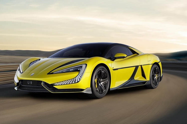 Được áp dụng ngôn ngữ thiết kế "“Gate of Time and Space” (nghĩa là "Cánh cổng thời gian và không gian"), YangWang U9 của BYD sở hữu kiểu dáng thấp với 2 cửa cùng những chi tiết tối ưu tính khí động lực học.