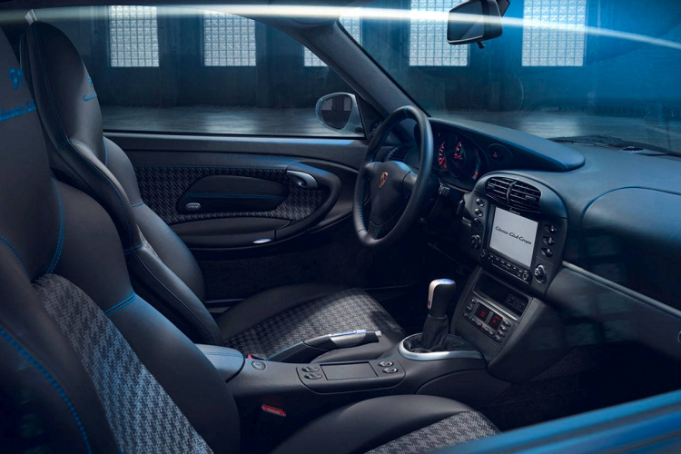 Porsche 911 Classic Club Coupe là chiếc xe "độc nhất vô nhị" được chế tạo theo đơn đặt hàng của Porsche Club of America (PCA - Câu lạc bộ Porsche Mỹ), câu lạc bộ lâu đời nhất và có quy mô lớn nhất trong số các hội nhóm chính thức được nhà sản xuất xe thể thao vùng Stuttgart công nhận.