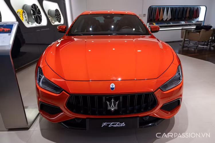 Mặc dù bộ đôi F Tributo có số lượng giới hạn, nhưng điều này khẳng định hãng xe biểu tượng Cây Đinh Ba đến từ Ý đã ưu ái đối với khách hàng Việt. Cả hai mẫu F Tributo này đều thuộc nhóm “collectible” – dòng xe xứng đáng sưu tầm.