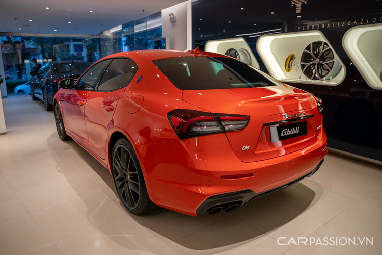 Đồng thời đây là một trong những xe Ghibli cuối cùng trên thế giới khi hãng xe Ý kết thúc vòng đời của dòng xe này vào cuối năm nay. Mức giá xe Maserati F Tributo Special Edition tại Việt Nam chưa được hé lộ.