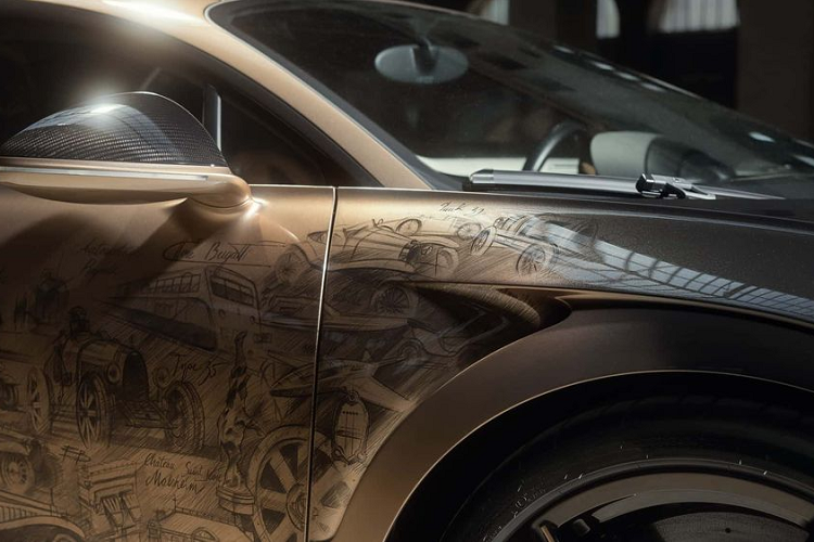 Một số điểm nhấn khác bao gồm dòng chữ Golden Era được thêu thủ công trên tựa đầu và ký hiệu "One-of-One" được vẽ tay ở cụm điều khiển trung tâm.