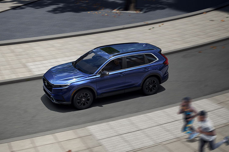 Trong khi đó, ở phiên bản hybrid, xe được trang bị hệ truyền động e:HEV bao gồm máy xăng Atkinson Cycle 4 xi-lanh, dung tích 2.0L và 2 mô-tơ điện, tạo ra công suất tổng cộng 204 mã lực cùng mô-men xoắn cực đại 271 Nm.