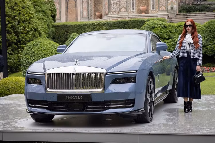 Ban Rolls-Royce Spectre dien kiem loi, khach hang bi hang... cam cua-Hinh-2