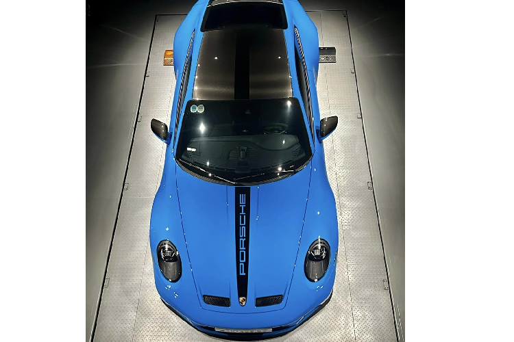 Như vậy, chỉ chưa đầy 1 tháng, chồng của Đàm Thu Trang liên tục bán xế khủng, trước đó là siêu xe Ferrari F8 Tributo cho Minh Nhựa, Audi A8L 2022 ra 1 showroom siêu xe ở quận 5 nằm chờ khách, ngoài ra, đầu năm nay, Cường Đô la còn thanh lý chiếc coupe siêu sang Rolls-Royce Wraith Series II.