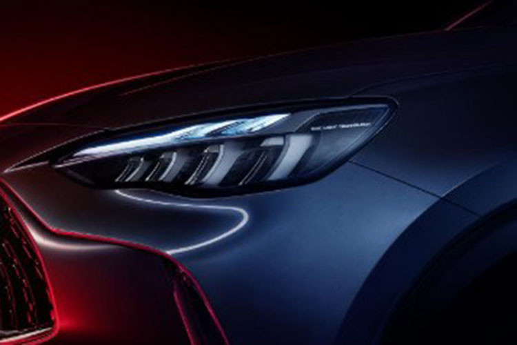 Tiếp đến là việc mẫu sedan cỡ C MG5 2024 có thiết kế hốc hút gió hai bên trông hầm hố, góc cạnh hơn so với xe đang bán ra tại Việt Nam. Tiếp đến là la-zăng xe xuất hiện thêm vài kiểu mới, trông thể thao hơn hẳn, được sơn 2 màu đối lập.