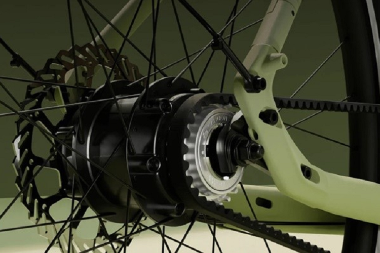 Trong khi đó, mô-tơ điện MIVIEC 350 W được "che giấu" khéo léo ở phía sau. Mẫu xe này được trang bị phanh đĩa nhưng không có hệ thống treo. Ở bàn đạp của xe có công nghệ cảm biến mô men xoắn hiện đại, đảm bảo hỗ trợ bàn đạp trơn tru và thoải mái.