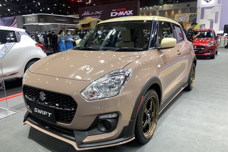 Tại thị trường Thái Lan, mức giá xe Suzuki Swift phiên bản Mocca Cafe Edition 2023 được chào bán từ là 681.400 Baht (khoảng 470 triệu đồng).
