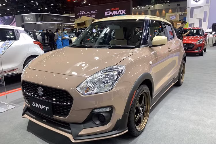 Tại thị trường Thái Lan, mức giá xe Suzuki Swift phiên bản Mocca Cafe Edition 2023 được chào bán từ là 681.400 Baht (khoảng 470 triệu đồng).