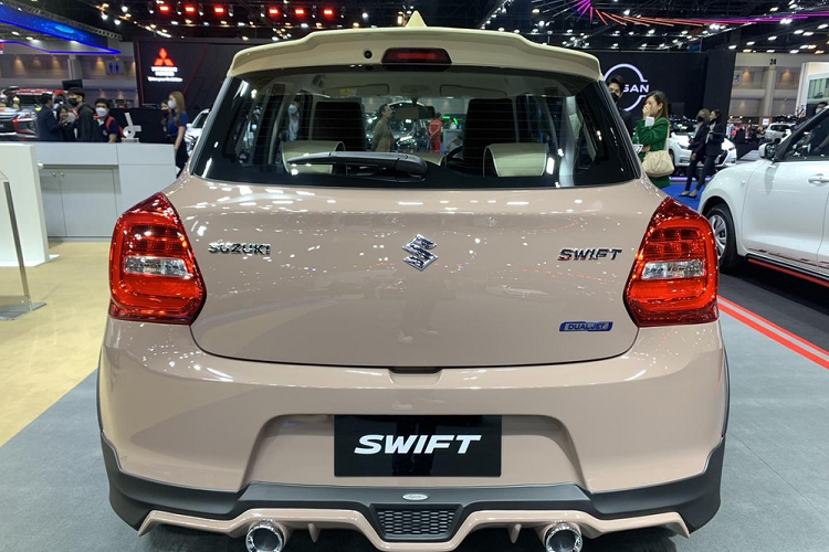 Trong đó, gói nâng cấp ngoại thất và nội thất của xe có giá 114.390 Baht (79 triệu đồng).