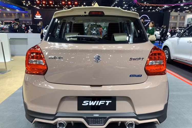 Trong đó, gói nâng cấp ngoại thất và nội thất của xe có giá 114.390 Baht (79 triệu đồng).