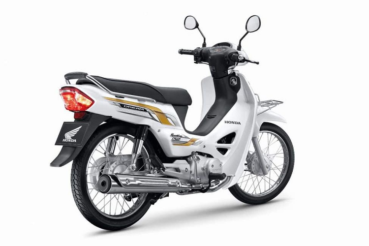 Khối động cơ mới này vẫn dùng phun xăng cơ thay vì điện tử. Đây có thể coi là sự trở lại đáng mong đợi với nhiều người yêu thích dòng xe Dream, dù xu hướng thị trường hiện tại vẫn là xe tay ga.