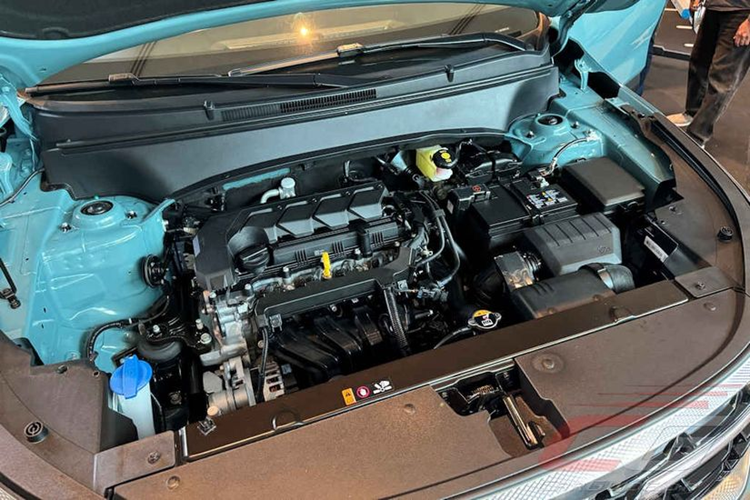 Động cơ 1.5L là loại hút khí tự nhiên, tạo ra công suất tối đa 115 mã lực và mô-men xoắn cực đại 144 Nm. Động cơ này đi kèm với hộp số biến thiên vô cấp IVT. Trong khi đó, động cơ 1.4L là loại tăng áp, cho công suất tối đa 140 mã lực và mô-men xoắn cực đại 242 Nm.