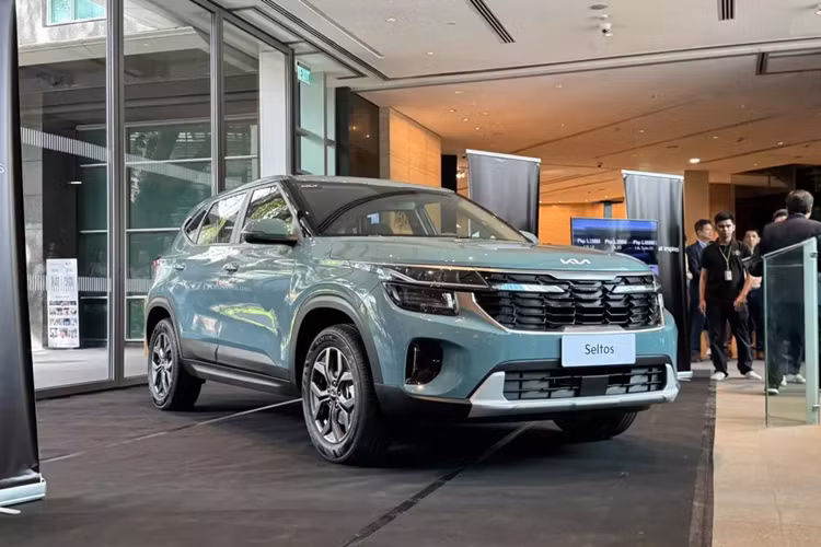 Kia đã giới thiệu phiên bản mới của dòng xe Seltos tại thị trường Philippines. Đây là một trong những thị trường đầu tiên tại khu vực Đông Nam Á đón nhận mẫu SUV cỡ B - Kia Seltos 2024 mới này.