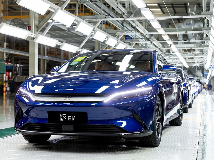 Trung Quoc ban oto dien re hon gan 11.000 USD so voi chau Au?-Hinh-2