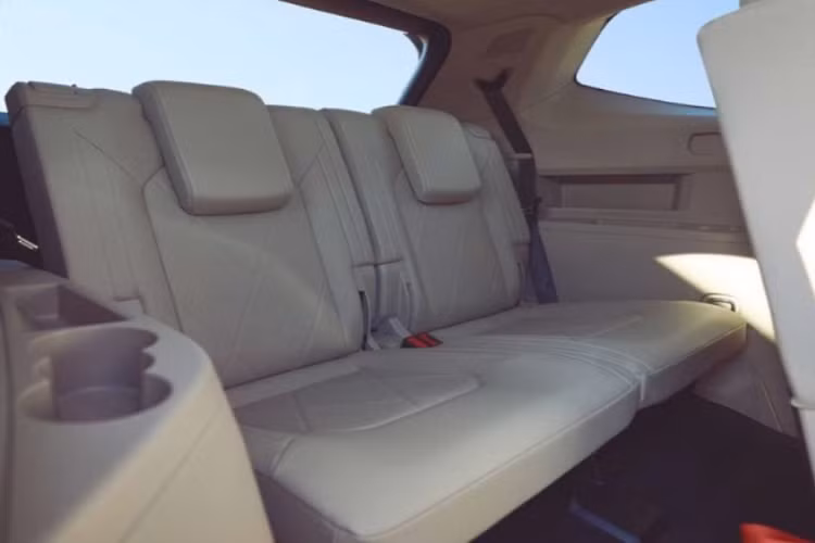 Về trang bị an toàn, Volkswagen Atlas 2024 được trang bị gói hỗ trợ lái nâng cao IQ.Drive, gói công nghệ an toàn chủ động ADAS với các tính năng như: hỗ trợ đưa xe vào giữa làn đường, hỗ trợ giữ làn đường và phanh tự động…