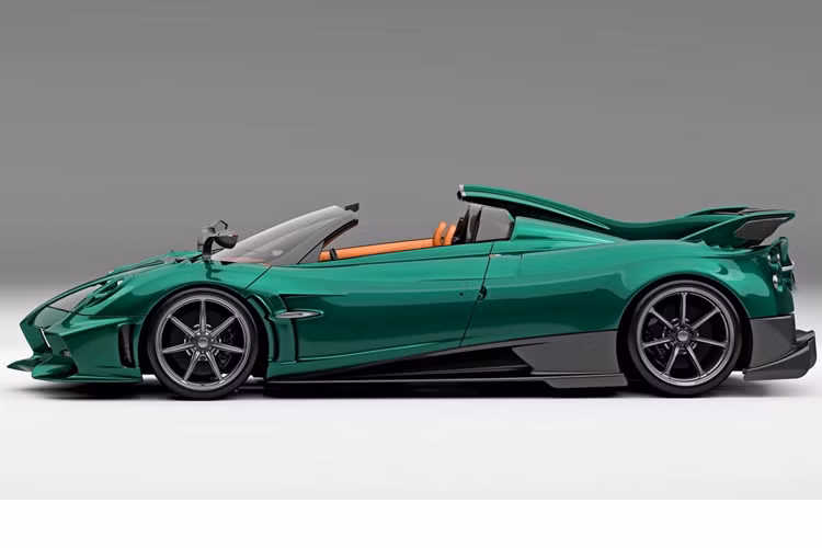 Điều này không quá bất ngờ sau khi ra mắt Huayra, Pagani đã sản xuất nhiều phiên bản độc nhất vô nhị của dòng xe Zonda. Pagani Imola Roadster mui trần được đánh giá là chiếc xe mui trần tốt nhất từ trước đến nay của thương hiệu Pagani.