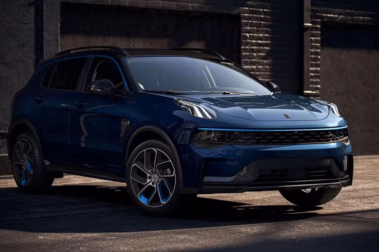  Lynk &amp; Co 01 Lynk &amp; Co 01 là mẫu xe đầu tiên được đưa ra thị trường của thương hiệu Trung Quốc, vào tháng 8/2017. Ngay khi vừa trình làng, Lynk &amp; Co 01 đã rất được lòng người tiêu dùng. Minh chứng là chỉ trong vòng 2 phút 17 giây đã có hơn 6.000 chiếc 01 được bán ra và trở thành mẫu xe đến từ thương hiệu Trung Quốc bán nhanh nhất thế giới.