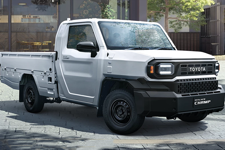 Máy xăng 2.7L công suất 166 mã lực và mô-men xoắn 245 Nm, đi kèm hộp số tự động 6 cấp. Hai bản sử dụng máy dầu đều có dung tích 2.4L, tăng áp nhưng đi kèm 2 tùy chọn hộp số sàn 5 cấp hoặc hộp số tự động 6 cấp. Công suất của động cơ đều ở mức 150 mã lực, tuy nhiên mô-men xoắn có sự chênh lệch là 343 và 400 Nm.