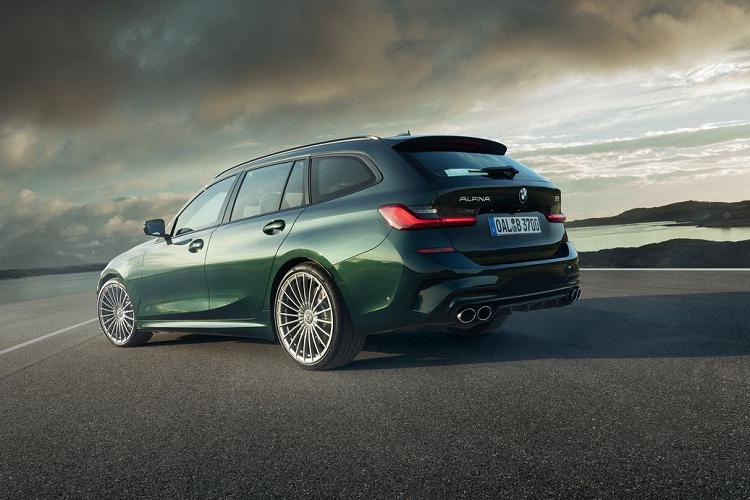 Dựa trên các sản phẩm của Alpina cũng như mức giá của thương hiệu này trên thị trường từ trước đến nay, dự đoán các mẫu xe gắn logo BMW Alpina sẽ đứng đầu đội hình thương hiệu Đức. Christian Tschurtschenthaler – Phó chủ tịch mảng xe sang của BMW trong một buổi phỏng vấn với tờ CarSales của Úc cho biết họ có thể đưa Alpina lên tầm cao mới.