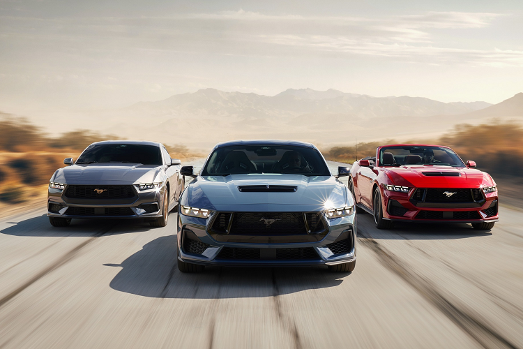 Mustang 2024 dường như đã vượt qua mọi sự mong đợi và thế hệ mới của "ngựa hoang" có mức giá bán vượt qua mốc 30.000 USD. Giá xe Ford Mustang 2024 khởi điểm cho 3 phiên bản EcoBoost 2024 là 30.920 USD, EcoBoost Premium Fastback có giá 36.445 USD và EcoBoost Premium Convertible có giá 41.945 USD.