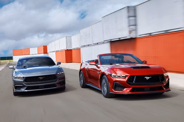 Được giới thiệu vào tháng 9/2022, mới đây Ford Mustang thế hệ thứ 7 đã công bố những hình ảnh nội thất xe cũng như mức giá cho từng phiên bản.