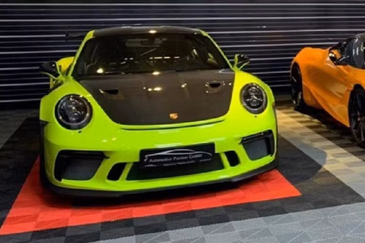 Xe vẫn được trang bị động cơ xăng 6 xi-lanh thẳng hàng, hút khí tự nhiên, dung tích 4.0 lít, nhưng đã tạo ra công suất tối đa 520 mã lực, tăng 20 mã lực so với đời trước cũng như trải nghiệm lái thích thú hơn.