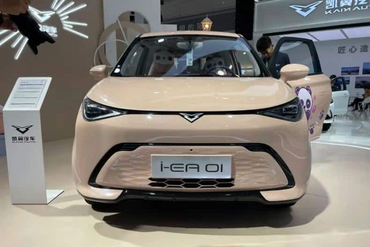 Kaiyi Automobile mới đây đã thông báo rằng chiếc xe mini chạy điện thuần túy i-EA 01 của họ đã được đặt tên chính thức là Shiyue. Chiếc Chery Kaiyi Shiyue 2024 mới dựa trên nền tảng điện thuần i-EA của Kaiyi và dự kiến sẽ chính thức ra mắt trong tháng này.