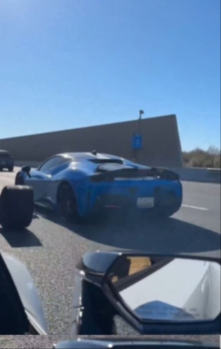 Sieu xe Ferrari SF90 Stradale bat ngo “gay chan” khi dang chay-Hinh-2