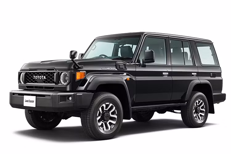 Dự kiến, mẫu xe SUV Toyota Land Cruiser 70 2024 facelift này sẽ được trưng bày cùng một chiếc J40 Land Cruiser tại triển lãm Tokyo Auto Salon diễn ra vào tháng 1/2024.