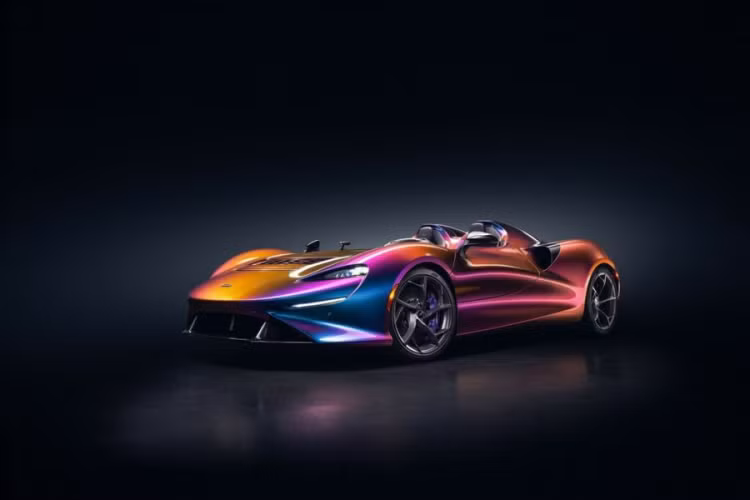 Một chiếc McLaren Elva sản xuất năm 2021 sẽ được RM Sotheby's bán đấu giá công khai vào tháng 11 tới đây với mức giá dự kiến dao động từ 1,8 tới 2,4 triệu USD (43,75 tỷ - 58,32 tỷ đồng).