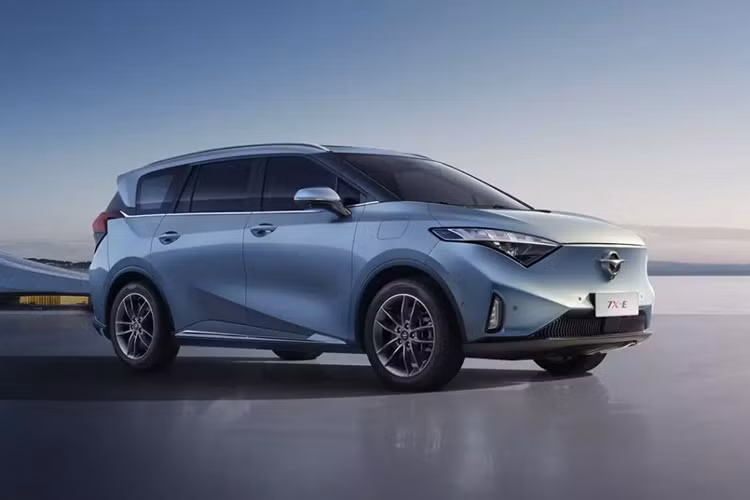 Từ hồi giữa năm nay, thông tin về việc thương hiệu ôtô Trung Quốc Haima ra mắt xe tại Việt Nam đã được lan truyền. Mãi đến nay, Haima mới công bố thời điểm giới thiệu xe ở thị trường Việt Nam. Cụ thể, vào ngày 17/12/2023 tới đây, Haima 7X và 7X-E sẽ ra mắt Việt Nam.