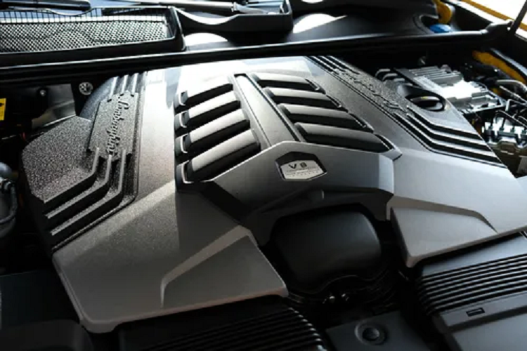 Hiện tại, phiên bản tiêu chuẩn của siêu SUV Lamborghini Urus đã bị dừng sản xuất để nhường dây chuyền cho việc lắp ráp bản hiệu năng cao là Lamborghini Urus Performante và bản nâng cấp giữa vòng đời có tên gọi Lamborghini Urus S.