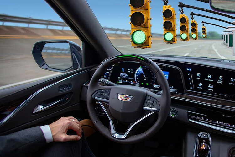 Cụ thể, bằng sáng chế đề xuất các thuật toán giúp các tài xế di chuyển nhanh hơn bao giờ hết bằng việc không cần phải dừng lại. Nó sẽ gợi ý một tuyến đường khác cho tài xế lựa chọn, với giao thức Car-to-X được cho là sẽ nâng cấp chất lượng của hệ thống Ultra Cruise dự kiến xuất hiện trên mẫu Cadillac Celestiq.