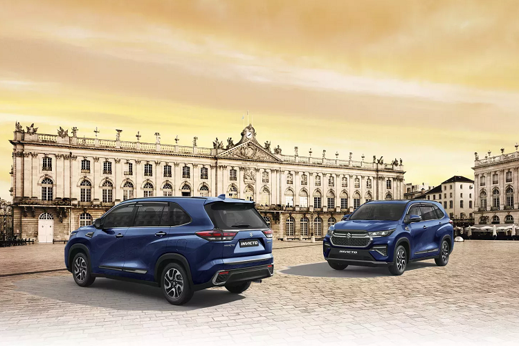 Hông của 2 xe tương tự nhau trừ phần mâm được thiết kế mới. Đèn hậu cũng được điều chỉnh và một số chi tiết trang trí đuôi xe được tinh chỉnh. Chiếc MPV có chiều dài 4.755 mm với chiều dài cơ sở 2.850 mm, nên nó có một cabin rộng rãi. Người mua có thể chọn cấu hình 7 hoặc 8 chỗ.