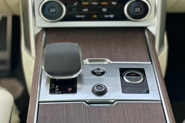 Xe có hệ thống lọc không khí trong xe kết hợp công nghệ nanoeTM X kép để giảm thiểu chất gây dị ứng và loại bỏ mầm bệnh, từ đó loại bỏ đáng kể mùi khó chịu, đồng thời hệ thống quản lý CO2 và bộ lọc PM2.5 nâng cao chất lượng không khí. Công nghệ nanoeTM X tiên tiến đã được khoa học chứng minh là có thể làm giảm đáng kể vi rút và vi khuẩn bao gồm cả vi rút SARS-CoV-2 1.