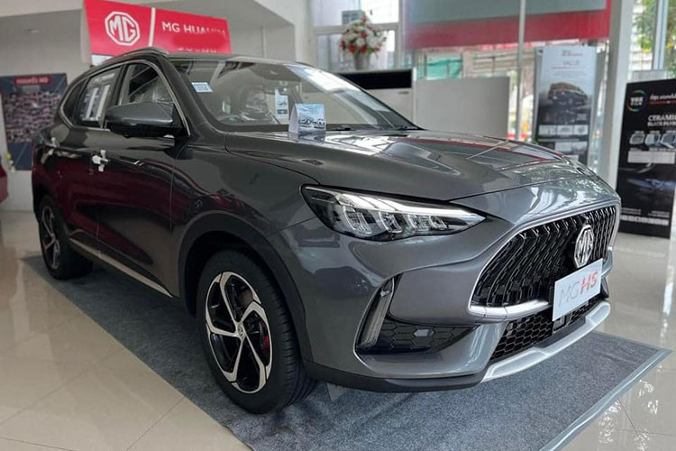 Hiện xe MG tại Việt Nam đã đổi nhà phân phối từ Tan Chong sang công ty TNHH SAIC Motor Việt Nam (SMV) - công ty con trực thuộc Tập đoàn Công nghiệp ô tô Thượng Hải (SAIC Motor). Ngoài HS, SMV còn hứa hẹn sẽ ra mắt nhiều mẫu xe mới khác ở Việt Nam trong năm nay.