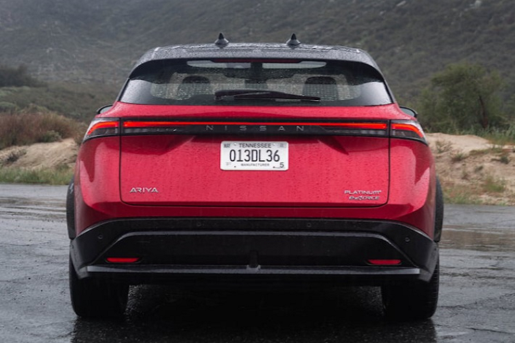Theo CarBuzz nhận định, trong tầm giá xe Nissan Ariya 2023 khoảng 43.190 - 60.190 (tương đương 1 - 1,4 tỷ đồng) thì đây là một mẫu SUV điện đáng để mua. Đây cũng là mẫu xe xuất sắc nhất trong đội hình phổ thông của Nissan ở hiện tại.