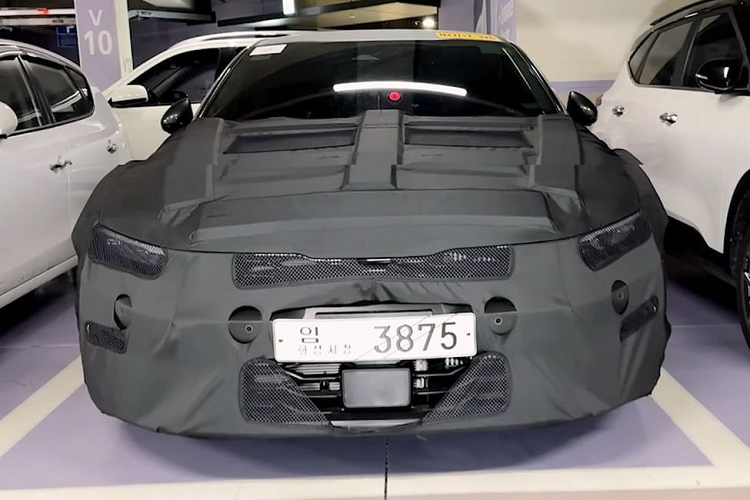 Hiện tại, mẫu sedan Hàn Quốc được cung cấp với 5 tùy chọn phiên bản động cơ bao gồm xăng 1.5L (công suất 168 mã lực), 1.6L (178 mã lực), 2.0L (144-237 mã lực), 2.0L hybrid (192 mã lực) và 2.5L (191-286 mã lực).