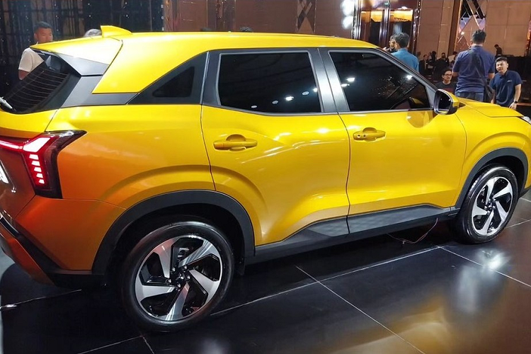 Nhân viên tư vấn bán hàng tại đại lý từng hé lộ việc Mitsubishi XFC bản thương mại ở Indonesia sẽ có giá ước tính từ 380 - 430 triệu Rupiah (khoảng 600 - 679 triệu đồng). Ngoài Indonesia, Mitsubishi XFC bản thương mại sẽ được bán ở những thị trường Đông Nam Á khác như Việt Nam.