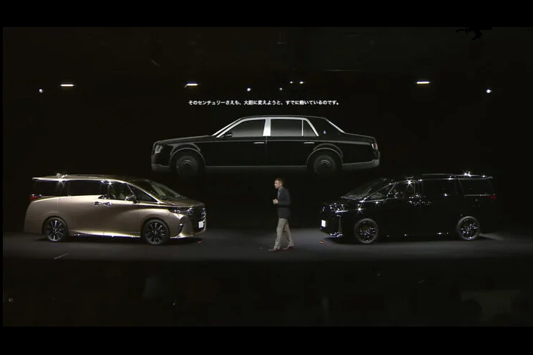 "Và vào cuối năm nay, tôi hy vọng sẽ có cơ hội chia sẻ kết quả của câu chuyện đó và nó sẽ là một sự bổ sung mới trong dòng xe dịch vụ của Toyota. Đó chắc chắn sẽ là một bước tiến ấn tượng trong sứ mệnh thay đổi tương lai của ôtô của chúng tôi.”, ông Simon Humphries cho biết thêm.