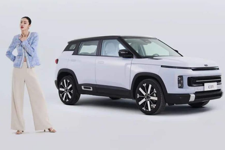  Geely Icon Protagonist 2023 mới đã chính thức ra mắt, mẫu xe SUV này hướng tới đối tượng khách hàng là nữ giới. Đây là mẫu xe thuộc series Icon ra mắt từ 2020 với nền tảng khung gầm BMA của Geely, tương tự nhiều mẫu xe khác như Geely Binyue, Proton X50, Geely Binrui và Lynk &amp; Co 06.