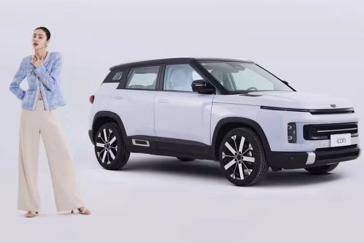  Geely Icon Protagonist 2023 mới đã chính thức ra mắt, mẫu xe SUV này hướng tới đối tượng khách hàng là nữ giới. Đây là mẫu xe thuộc series Icon ra mắt từ 2020 với nền tảng khung gầm BMA của Geely, tương tự nhiều mẫu xe khác như Geely Binyue, Proton X50, Geely Binrui và Lynk &amp; Co 06.