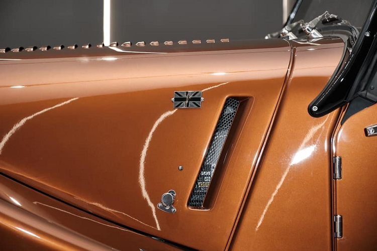 Với việc mang Morgan Plus Six 2023 về garage, Hoàng Kim Khánh đã bổ sung thêm 1 thương hiệu còn thiếu trong bộ sưu tập xe của mình là Morgan, hiện chưa rõ trong thời gian tới, đại gia Hải Dương có mang thêm siêu xe nào về garage hay không.