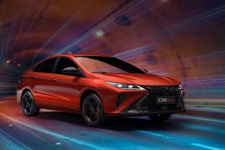 Mẫu sedan 4 cửa Omoda O5 GT 2023 mới trên thực tế là phiên bản cập nhật của Chery Arrizo 5 GT, ra mắt tại Trung Quốc vào năm ngoái. Mẫu xe này có thiết kế phần đầu xe được đánh giá là rất giống các mẫu xe của thương hiệu Lexus.