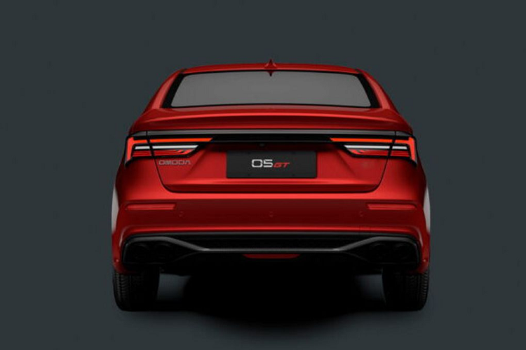 Về kích thước, chiếc sedan 4 cửa có chiều dài x rộng x cao lần lượt là 4.691 mm x 1.814 x 1.493 mm và chiều dài cơ sở 2.670 mm.