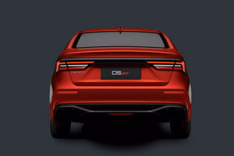 Về kích thước, chiếc sedan 4 cửa có chiều dài x rộng x cao lần lượt là 4.691 mm x 1.814 x 1.493 mm và chiều dài cơ sở 2.670 mm.