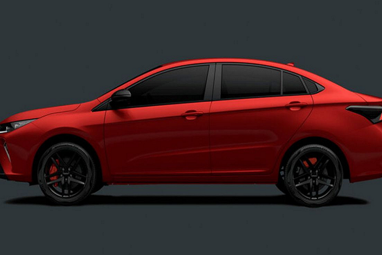 Điểm nổi bật của mẫu xe sedan Omoda O5 GT là lưới tản nhiệt hình chữ X cỡ lớn chiếm gần hết cản trước với họa tiết mắt lưới hình quả trám. Hai bên là cụm đèn pha LED thiết kế mỏng và đèn định vị ban ngày LED hình móc câu. Tất cả những chi tiết này dường như được “sao chép” từ các mẫu xe của Lexus. Trong khi đó các khe hút gió dọc gợi nhớ đến những xe Toyota mới ra mắt gần đây.