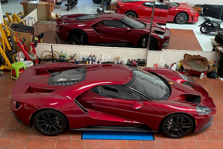 "Nó sâu xa hơn. Nó là tiêu sản chứ không phải là tài sản. Qua là người kinh doanh, phải biết nó là tiêu sản. Nội chuyện bảo trì bảo dưỡng nó thôi cũng tốn biết là bao nhiêu…", ông Vũ nói. Đặc biệt, ông Đặng Lê Nguyên Vũ nói rằng mình đang lên kế hoạch bán đấu giá siêu xe giúp thanh niên khởi nghiệp.